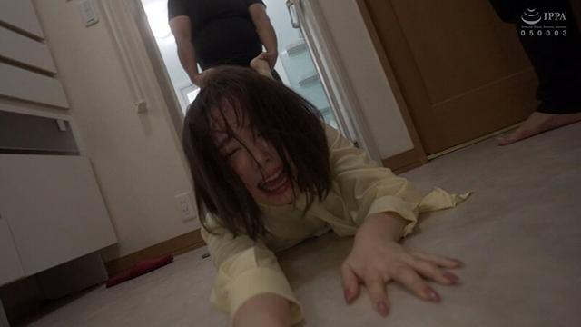 今からこの一家全員レ●プします 四家族4時間スペシャル2 サンプル画像 10
