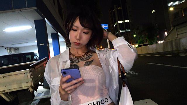 放置媚薬 クラブ帰りの生意気タトゥーギャルを拉致。効能全てが体内に巡るまで放置し、汁まみれで今までの非行を後悔する。柊ゆうき サンプル画像 2