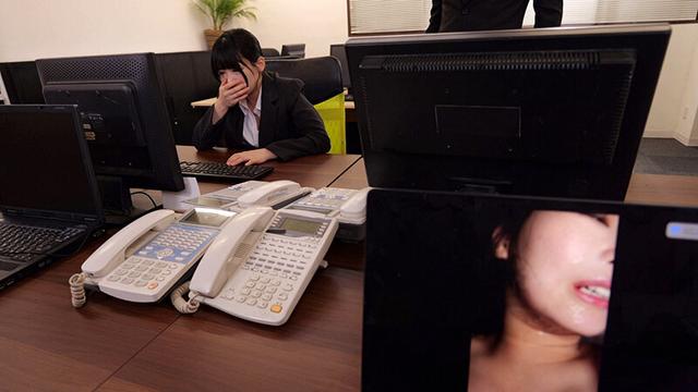 【完全主観レ×プ】丸の内で見かけた新入社員美人OLを出社中に拉致して強● 逢月ひまり サンプル画像 5