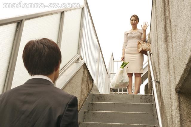 一人暮らしを初めてする息子へ母からの応援メッセージ 三日間だけの中出し近親相姦 加峰幸香 サンプル画像 1
