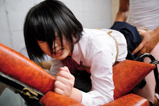 性支配を受け入れる無抵抗な美少女たち File.17 サンプル画像 11