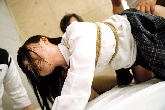性支配を受け入れる無抵抗な美少女たち File.17 サンプル画像 14