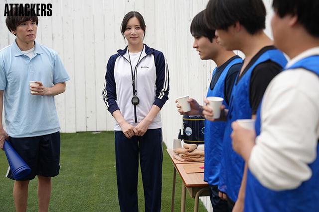 夏の合宿期間中、絶倫生徒の性処理係をさせられた白峰先生 白峰ミウ サンプル画像 7