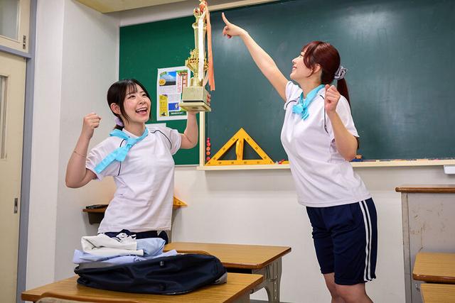 【VR】【KMPVR-彩-7周年記念特別版】聖レズ学院 貧乏の僕がテスト生として転校した先はまさかの女子校！？百合色の匂いが充満した教室ではみんなレズ！レズ！！レズ！！！花ざかりの男子禁制ハーレムLIFE サンプル画像 10