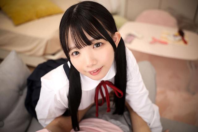 【VR】再婚相手の連れ子が同年代の子と比べて発育が遅いので無理矢理大人にしてあげた 南日菜乃 サンプル画像 3