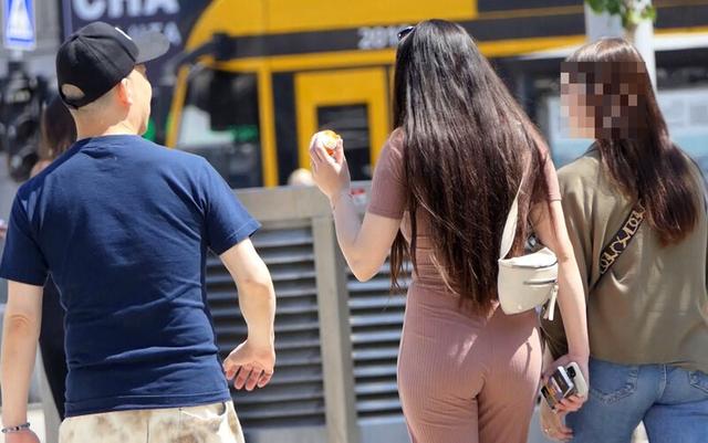 ハンガリーで素人女性をナンパしまくり土下座してやっとGETした長身グラマーヨーロピアン金髪美女は有名な雑誌モデルだった！！ 言葉はあまり通じないがとにかく明るくフレンドリーで何せドスケベだからノリで生ハメキメて女体中に射精しまくった！ アンジェリーク サンプル画像 1
