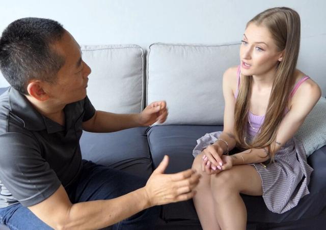 ハンガリーで素人女性をナンパしまくりGETしたスレンダー金髪美女は寿司が大好きな起業家でお人好しだった！ 情にもろいハンガリー女性の優しさにつけ込み土下座をして頼み込み生中出しSEXしまくったwww ティファニー・テイタム サンプル画像 3