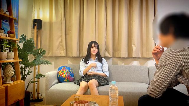 後輩・バ先の制服女子を部屋に連れ込みガチ口説き。SEXの一部始終を隠し撮りした329分。Vol.2 サンプル画像 12