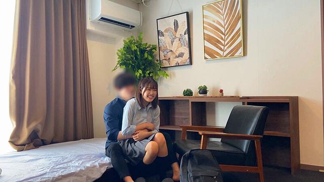 後輩・バ先の制服女子を部屋に連れ込みガチ口説き。SEXの一部始終を隠し撮りした370分。Vol.4 サンプル画像 7