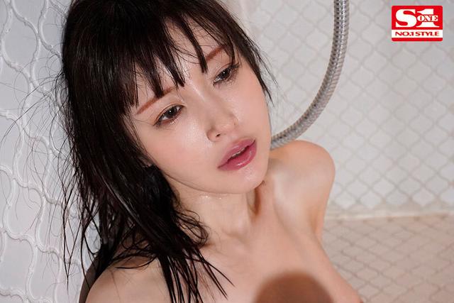 軽蔑しているスポンサーのセクハラおやじとまさかの相部屋に… 断れない絶倫性交に不覚にもイキまくったレースクイーン 仁藤さや香 サンプル画像 10