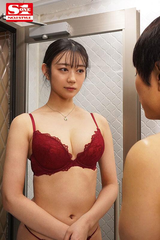 職場の飲み会で酔って目を覚ましたら受付嬢‘みつは’ちゃんと2人きり…清楚なのにムラムラ全開で求愛行動された俺は理性も彼女も忘れて朝まで何度も浮気SEXをしてしまった…。 明日葉みつは サンプル画像 6