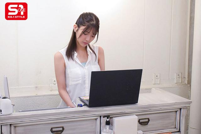 皆が羨む僕のキレカワ彼女が他人棒に堕ちていた…ヘアサロンNTR 倉木華 サンプル画像 2