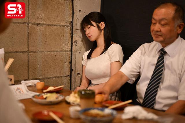 出張先で大嫌いなセクハラ上司とまさかの相部屋に…絶倫性交を断れず3日間軟禁され感じ続けてしまった気品ある魅惑ヒップ新人社員 依本しおり サンプル画像 1