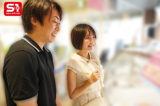 無邪気なのにスッゴくエッチ たくさんはしゃいで、えっちする。昼は無邪気で夜は妖艶─ショートカット×上目遣いがず・る・い！！密着2人だけのヤリまくり濃密デート 糸井瑠花 サンプル画像 1
