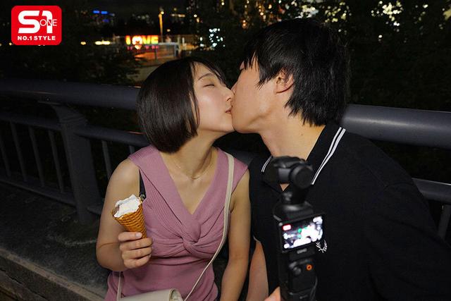 無邪気なのにスッゴくエッチ たくさんはしゃいで、えっちする。昼は無邪気で夜は妖艶─ショートカット×上目遣いがず・る・い！！密着2人だけのヤリまくり濃密デート 糸井瑠花 サンプル画像 10