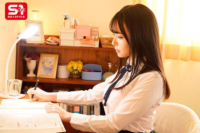 押しに弱すぎる彼女の巨乳妹とこっそりハメて僕のチ●ポに沼らせて敏感即イキ早漏体質に仕上げた 乃坂ひより サンプル画像 1