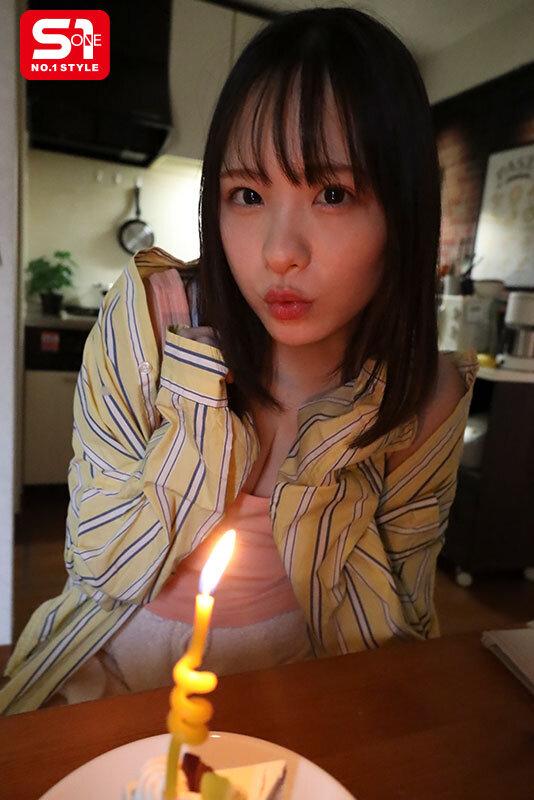 ヤリサーの男達に雑に寝取られといてピースなんかすんなよ… 僕の大切な年下彼女が大学のチャラ男たちとノリノリSEXを楽しんでいた…。 村上悠華 サンプル画像 2