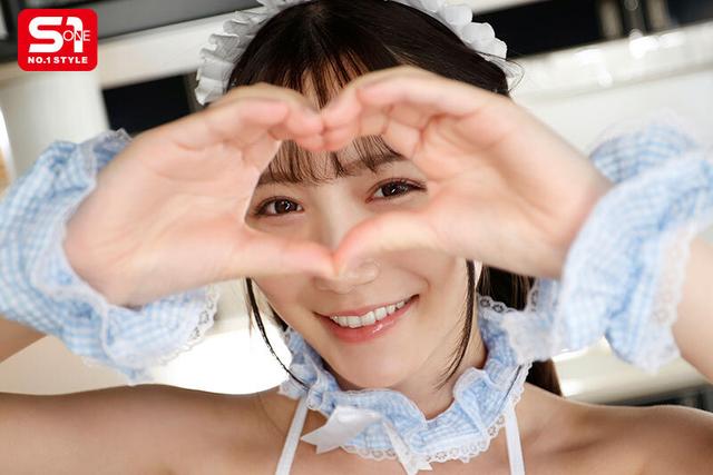 俺専属の超可愛いメイドは大量顔射がいっちばん喜ぶので、顔面ぶっかけSEXでたっぷり可愛がってやる！ 三田真鈴 サンプル画像 2