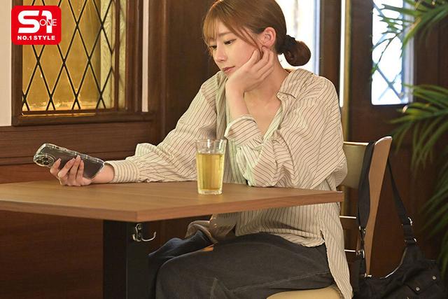 おぢ攻略本の頂き港区女子ふうあちゃんに騙された絶倫おぢたちはイッてもやめないおぢマラ復讐ピストンで分からせ続ける！！ 楓ふうあ サンプル画像 1