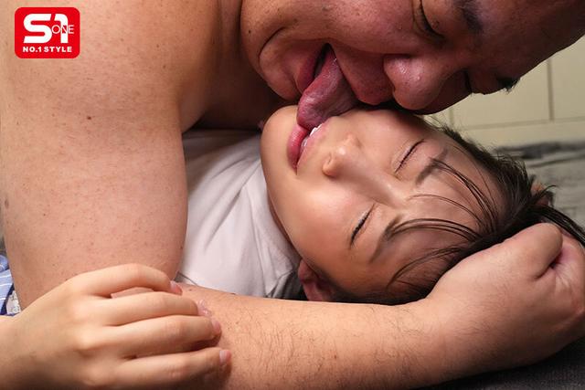 媚薬とデカチンがあればキモオジでも彼氏持ちの清楚女子を最も簡単に堕とせてぐっちゃぐちゃにできるよ 夏空りか サンプル画像 3