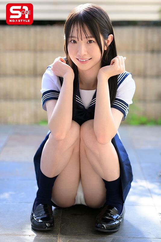 ちょっと前までプロレスごっこしてたガキの妹が最近やたらパンチラしてくる。兄ちゃんどうする…？ GOする！？ 白上咲花 サンプル画像 1