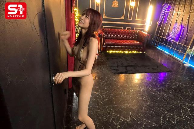 ガチムチ男まみれのおま●こイカセ部屋に10時間とじ込められたプチカワ少女 未歩なな サンプル画像 1