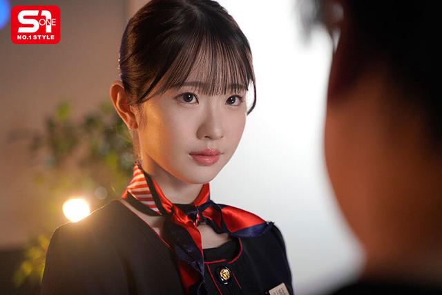 スレンダーな新人CAが巨漢クレーマーに犯●れ、心壊れ、肉オナホと化した後に… マ●コが極太ペニスに馴染んできてあり得ないほどイキまくった。 白上咲花 サンプル画像 3