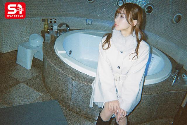 金と時間と性欲がある若妻アリスさん（23歳）のラブホ4軒はしご不倫 花アリス サンプル画像 2