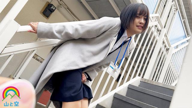 リモバイ不動産 地方から上京してきた真面目すぎるちっぱい女子社員 乃々瀬あい（21）真っ直ぐすぎる性格なので営業成績アップできると羞恥メロメロな提案に即答OK 都内リモバイ トイレフェラ体験 内見野外SEXで限界羞恥！ サンプル画像 1