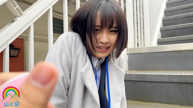リモバイ不動産 地方から上京してきた真面目すぎるちっぱい女子社員 乃々瀬あい（21）真っ直ぐすぎる性格なので営業成績アップできると羞恥メロメロな提案に即答OK 都内リモバイ トイレフェラ体験 内見野外SEXで限界羞恥！ サンプル画像 2