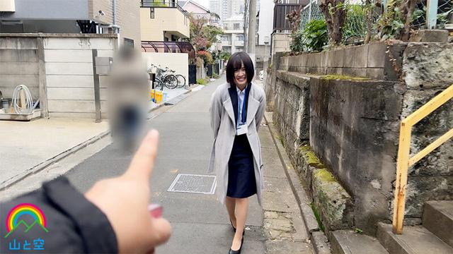リモバイ不動産 地方から上京してきた真面目すぎるちっぱい女子社員 乃々瀬あい（21）真っ直ぐすぎる性格なので営業成績アップできると羞恥メロメロな提案に即答OK 都内リモバイ トイレフェラ体験 内見野外SEXで限界羞恥！ サンプル画像 3