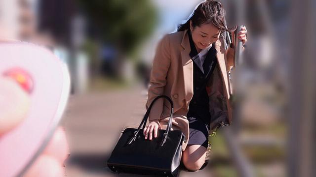 就活格付けリモバイ奥手な隠れ美人学生がマジイキ連発都内で就活に悩む松丸さんを郊外でベロチュー連れ回し猥褻とびっこ調教で赤面イキ潮悶絶で盛り上がったあげく…松丸香澄 22歳 サンプル画像 3