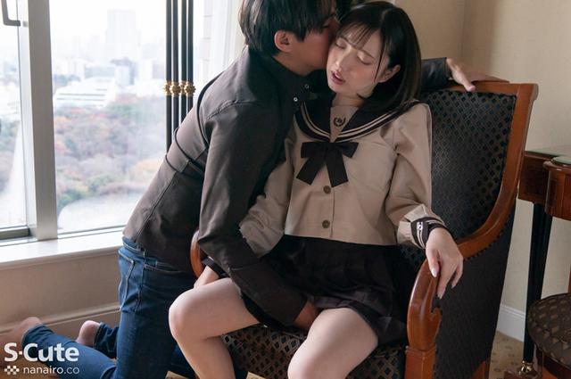 この子ヤバイ！！ 真面目な顔して乳首立ちすぎ 日向理名 サンプル画像 16