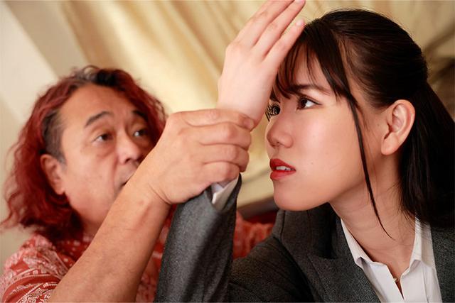 hypno-document 催●術でキメられて、やばい痴女になった巨尻OL 富井美帆 サンプル画像 1
