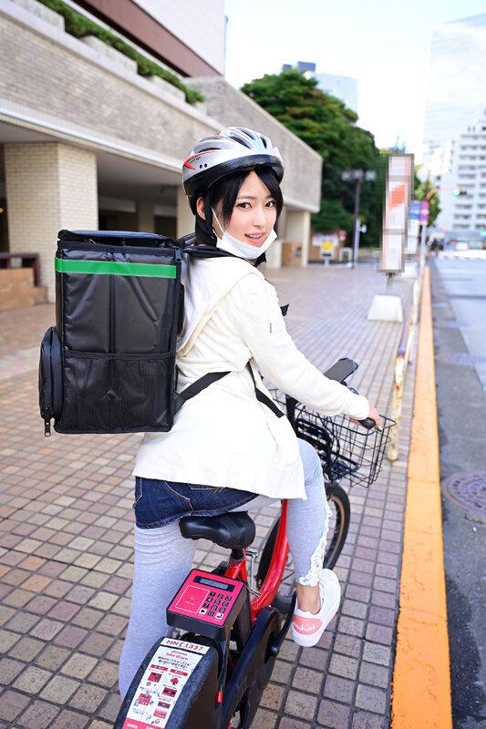 素人まっちんぐEX う～ば～ちゃん 宅配中。 スタイル抜群！爆乳美女たちが熱々でお届けします。 サンプル画像 6