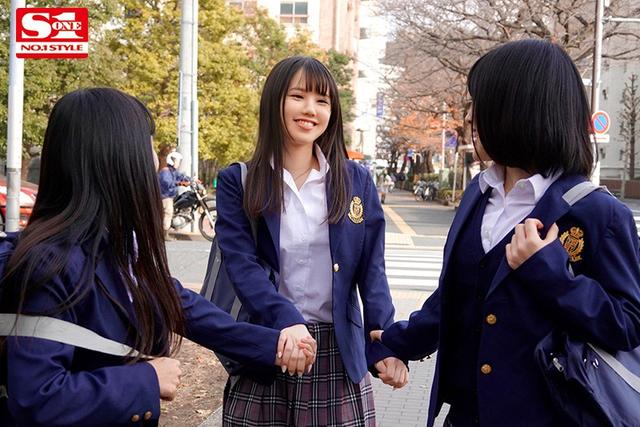 お小遣いのために嫌々だけどオヤジに春を売る女子●生 山崎水愛 サンプル画像 2