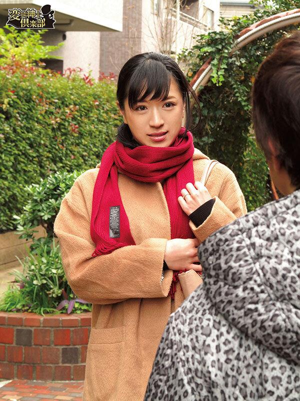 完全盗撮 同じアパートに住む美人妻2人と仲良くなって部屋に連れ込んでめちゃくちゃセックスした件。16時間総集編 サンプル画像 12