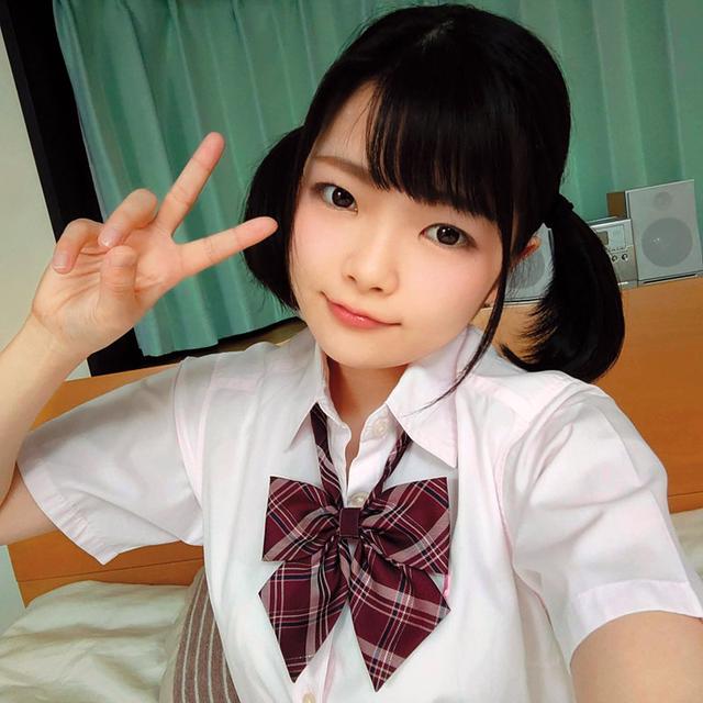部屋投稿 お家に誰も居ない隙にこっそりパイパンJ●自画撮りオナニー サンプル画像 18