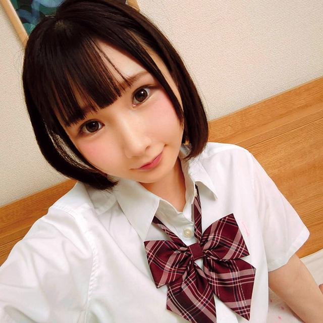 部屋投稿 お家に誰も居ない隙にこっそりパイパンJ●自画撮りオナニー サンプル画像 19