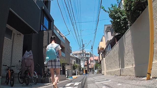 偶然声を掛けた女の子が可愛くて…尾行わいせつ・拉致強●精飲・監●おもらし三つ編みパイパン少●ようちゃん148cm 水本葉 サンプル画像 1