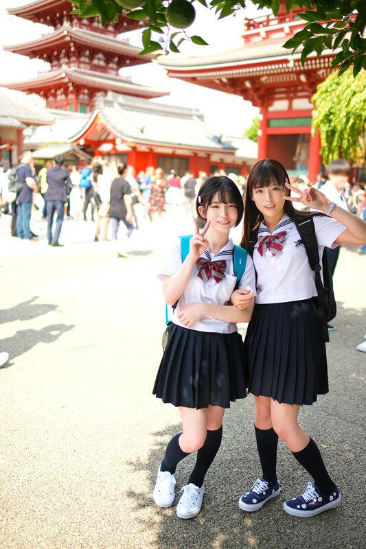 たんぽぽ☆プレゼンツ！ド田舎から東京に修学旅行で来ていたイケてる女子校生とパコパコする物語 ちびとり♂＆らん♀編 サンプル画像 1