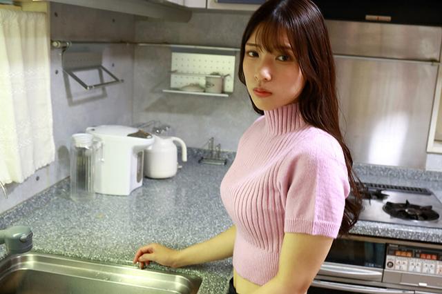 田舎に引っ越ししてきたカップル。隣の家の田舎の元ヤンに、彼女がまわされるまで...宮城りえ サンプル画像 1