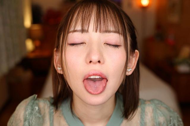 【VR】【8K VR】同窓会で再会した元彼女が婚約中のボクに迫ってきた話…西元めいさ サンプル画像 4