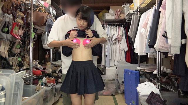 ブルセラショップ店長に乳首開発されちゃう女子●生 サンプル画像 10