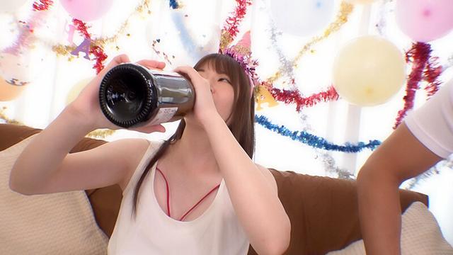 私の一番ヤリたいコト。酔っぱらって思う存分に潮吹いて拘束セックスされたい！ 上坂めい サンプル画像 2