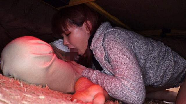 もうガマン出来ない！！コタツの中でこっそり誘惑NTR中出しSEX 涼宮琴音 サンプル画像 1
