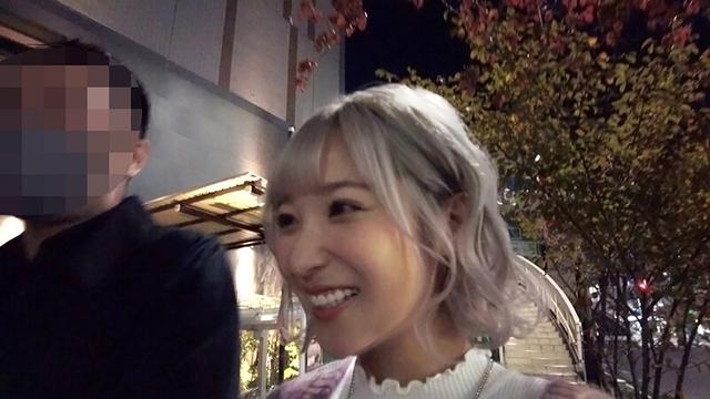 素人逆ナンGET！！AV女優と素人男性の欲望溢れるガチハメ撮り！ 川菜美鈴・一ノ瀬恋・栄川乃亜 サンプル画像 12