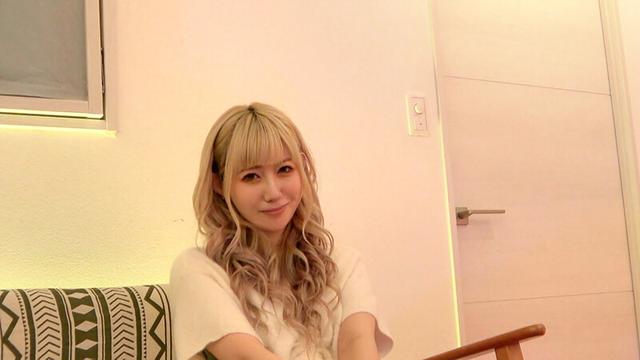 素人逆ナンGET！！AV女優と素人男性の欲望溢れるガチハメ撮り！ 川菜美鈴・一ノ瀬恋・栄川乃亜 サンプル画像 6