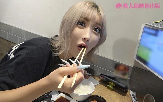 いちゃラブ宅飲み濃厚べろちゅう密着せっくちゅ ノーカット9時間2枚組完全収録版！！ 特濃400％ あの子のあんな所、こんな所、恥ずかしい所まで全部見せちゃいまちゅ！！ サンプル画像 11