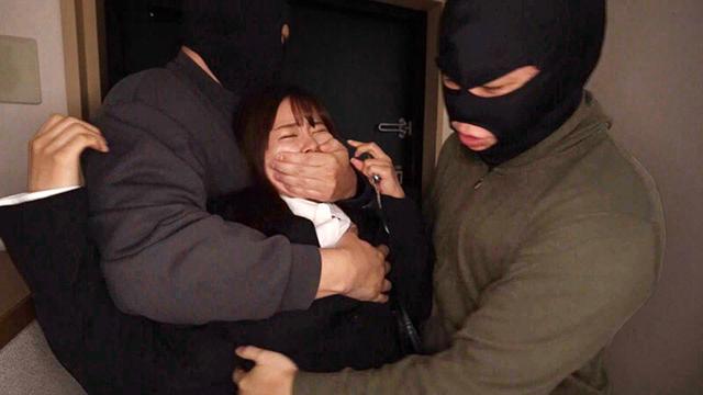 一人暮らしのOLを狙う鬼畜レ●プ集団自宅押込み中出し強●性交 被害者Mさん （YMRK-025） サンプル画像 1